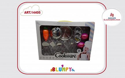 SET DE COCINA METAL MEDIANO CON CACEROLA, UTENSILLOS Y VEGETALES. EN CAJA CON MANIJA